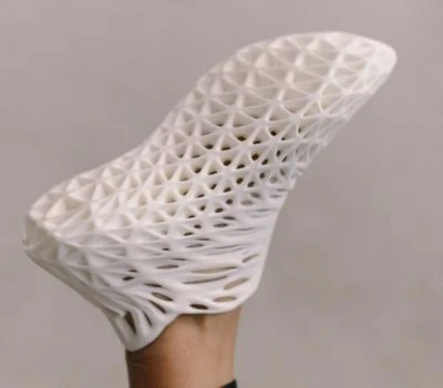 Vzpon 3D čevljev po meri: Nova definicija personalizacije obutve leta 2026